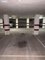Parking voiture à L´Amistat