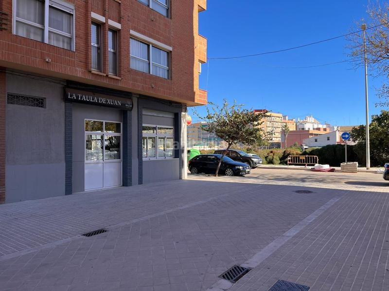 Foto 4aa1fd0a-59b9-4127-bd9a-bd7125169121. Pas-de-porte local commercial dans Malva Rosa Valencia