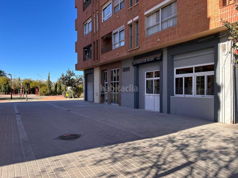 Foto 73ad9dec-49de-44ae-bc04-def57d3b16c3. Traspaso local comercial barcafetería en funcionamiento con salida de humos en Valencia