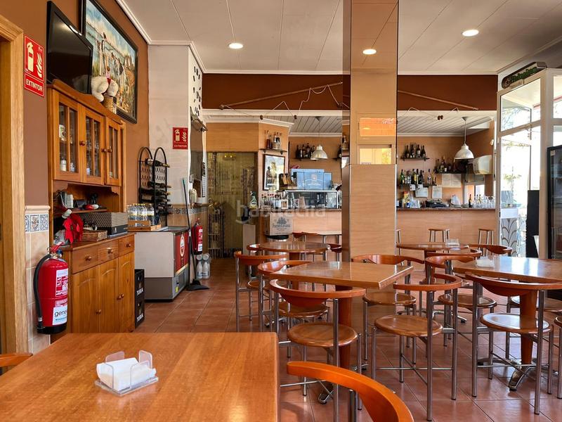 Foto c23aae0c-094a-4027-89c8-32a55d211d87. Traspaso local comercial barcafetería en funcionamiento con salida de humos en Valencia