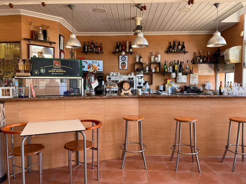 Foto ca9e67ff-af60-43bb-8025-2e87eddb8792. Traspaso local comercial barcafetería en funcionamiento con salida de humos en Valencia