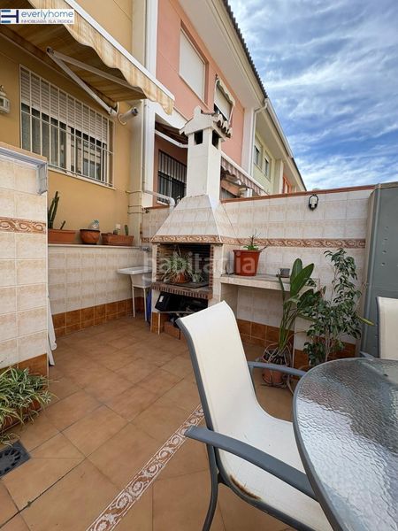 Foto 4e2bad6a-68f2-45f0-b8d9-52107d83ac5e. Casa adossada amb aparcament a Massamagrell