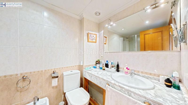 Foto 582a9c04-c860-4434-8d3d-9d794dc5996b. Casa adossada amb aparcament a Massamagrell