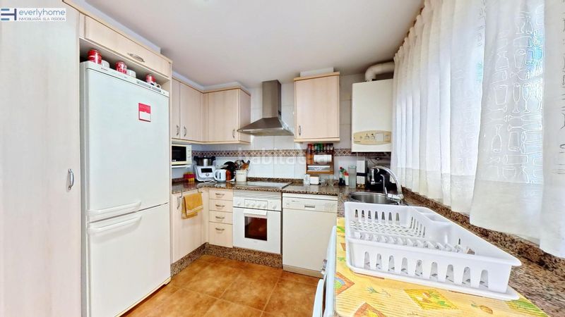 Foto 67f52b0d-4fc6-4841-939d-e9b92d633155. Casa adossada amb aparcament a Massamagrell