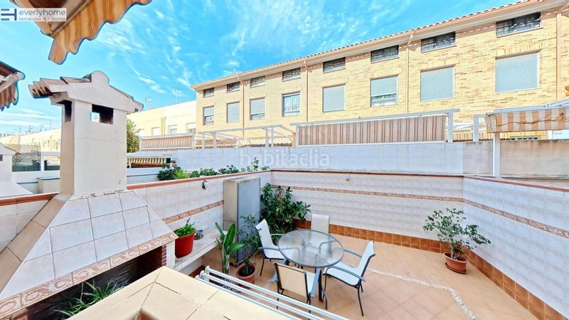 Foto bc627cb7-6d19-4733-b1c8-d6f28d77fe5f. Casa adossada amb aparcament a Massamagrell