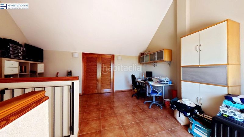 Foto bd3fc49d-6c6f-4c5f-88e2-330852962178. Casa adossada amb aparcament a Massamagrell