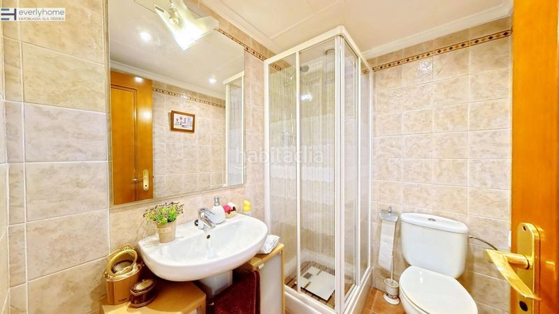Foto d3d5df74-5650-4205-9aa2-721923bfbae4. Casa adossada amb aparcament a Massamagrell
