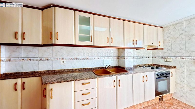 Piso vivienda completamente exterior con orientacion sur en Valencia - Imagen 2
