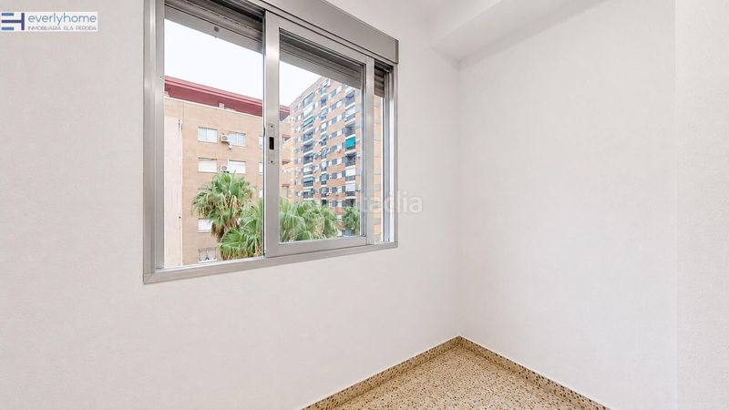 Foto 7f869fcf-df26-4209-9d67-7c0112de7311. Pis a Ciutat Jardí Valencia
