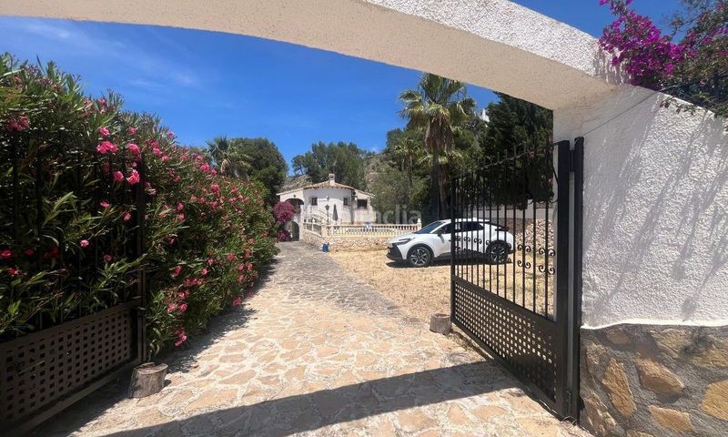 Foto 487a0318-fd0a-4e4d-a471-ea8b719a2e71. Casa amb calefacció piscina a La Empedrola Calp
