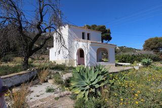 Finca rústica a Benicolada - Las Adelfas. Casa de campo en venta en calpe