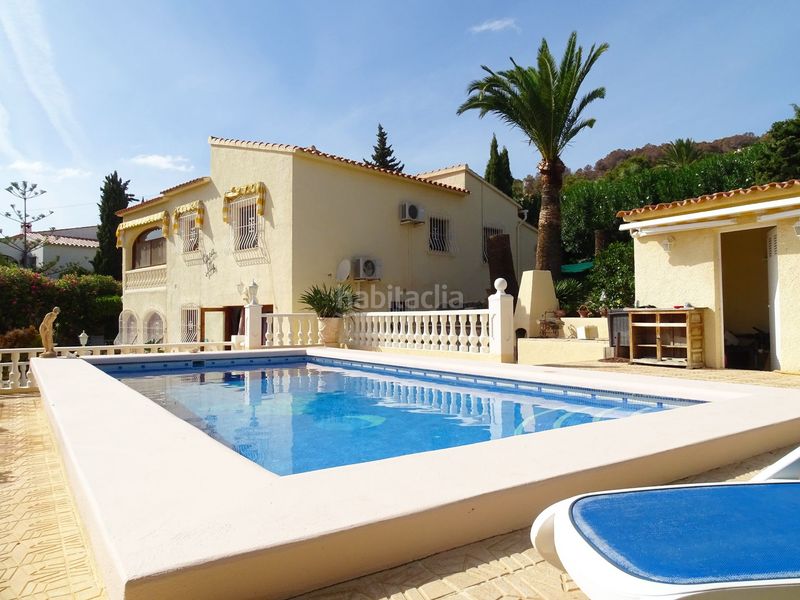 Foto 9503f95e-b86d-4ab1-ad8d-73b0fb733727. Casa amb piscina a Cometa Calp