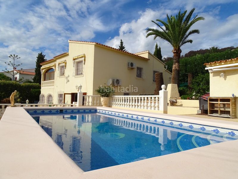 Foto a82ceaed-1f18-4c71-82c2-301d3716a681. Casa amb piscina a Cometa Calp