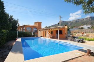 Casa en Benicolada - Las Adelfas. Villa a la venta en calpe con vistas al mar