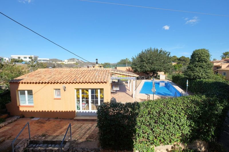 Foto 67c30750-c51b-4d4c-97a2-285c3cf679d7. Casa amb piscina a Benicolada - Las Adelfas Calp