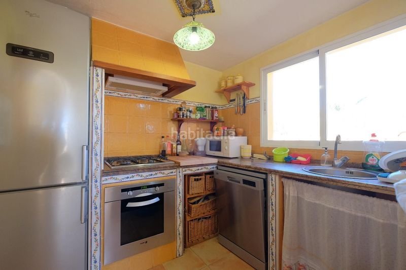 Foto a01fca20-7e6a-4d1b-85e1-2a00d6a7d140. Casa amb piscina a Benicolada - Las Adelfas Calp