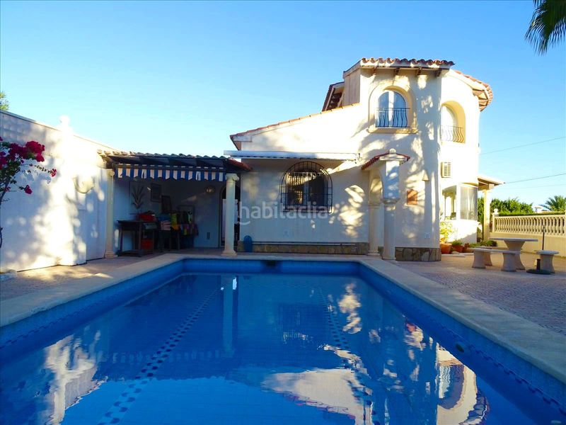 Foto 0c043c62-3c4e-42e9-a37a-267f66b3e8a3. Casa amb piscina a Cometa Calp