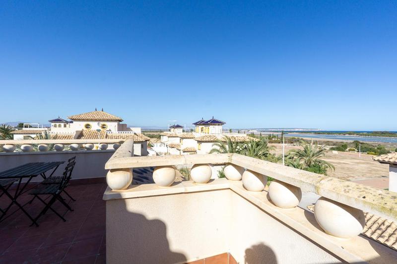 Foto 4ad3e8d6-acaa-45fe-8477-7f6cae2e2d2c. Casa en La Marina Elche / Elx