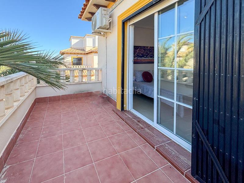 Foto 4574f240-c650-4a3c-a5ca-9f0f8dcd685a. Maison avec parking piscine dans La Marina Elche / Elx