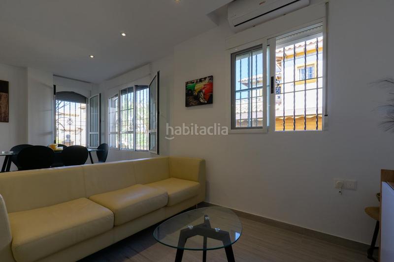 Foto 51f67e01-5040-4604-a7ea-1133e5af95f6. Maison avec parking piscine dans La Marina Elche / Elx