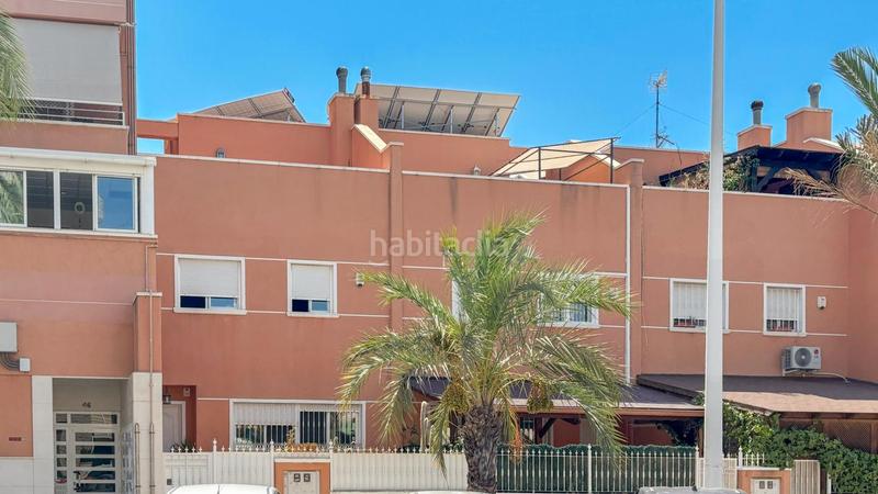 Foto 49a275c2-6061-4d44-a7c7-485d9a02a718. Casa a schiera con riscaldamento parcheggio in El Travaló - Martínez Valero Elche / Elx