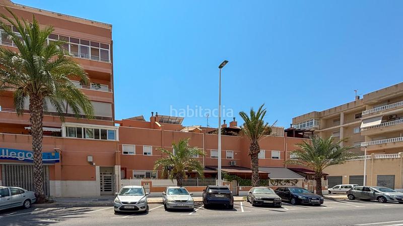Foto 5118b1c3-e91f-4c01-9496-f82944d21f47. Casa a schiera con riscaldamento parcheggio in El Travaló - Martínez Valero Elche / Elx