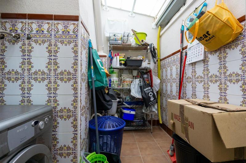 Foto a06456e8-eb0e-4888-8884-771eff3e4bc1. Casa adossada amb calefacció aparcament a El Travaló - Martínez Valero Elche / Elx