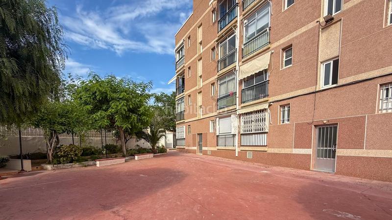 Foto 1db3d2f9-781a-4c36-b52a-fe9ae9a6bf1b. Piso en Calas Santiago Bernabeu Santa Pola