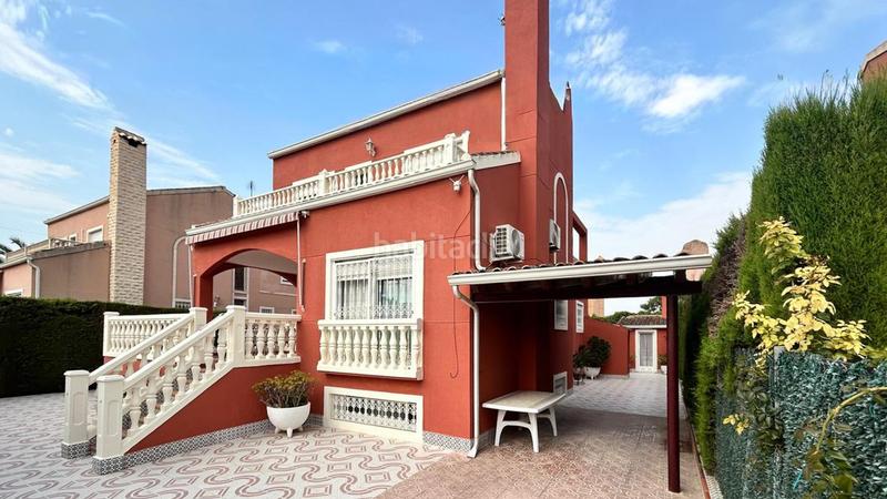 Foto edb46673-a82e-40e1-beda-933eb8697d03. Casa amb piscina a Valverde Elche / Elx