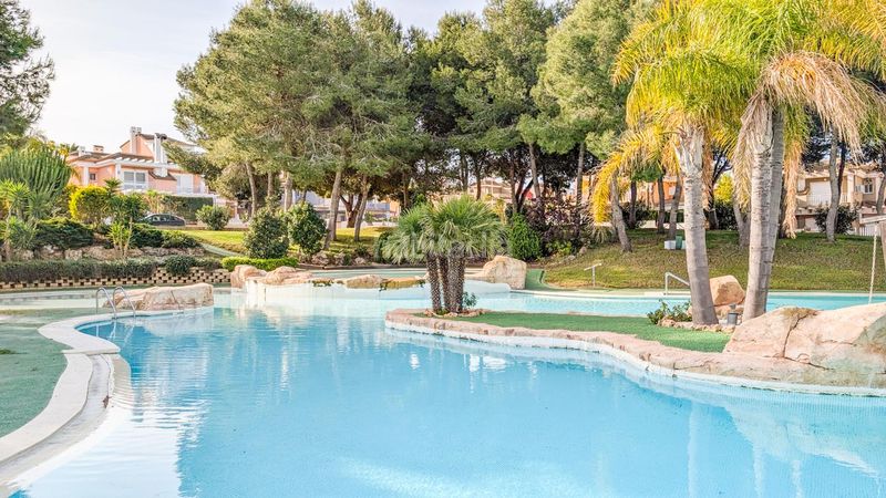 Foto 77ed3b6a-9aa9-479c-b12b-6f718230ae47. Casa amb piscina a Monte Faro-Altomar II Santa Pola