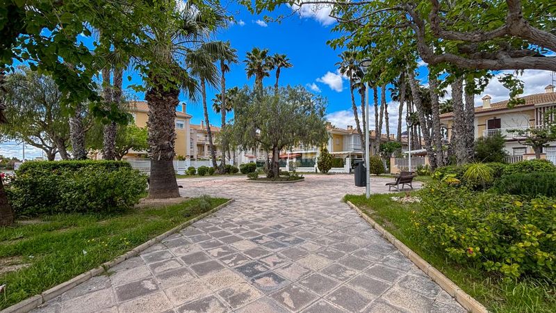 Foto a347fef7-fa5a-49bb-b244-6189797a6e01. Casa a Gran Playa Santa Pola