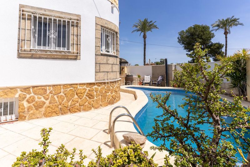 Foto ca79c4a1-7059-4a0e-959c-11a1f9619787. Casa amb calefacció aparcament piscina a Valverde Elche / Elx