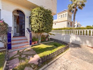 Casa adossada  Del carabasí