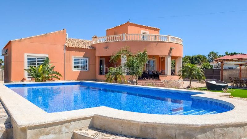 Foto bd753f10-457d-4c62-9aa5-ba2bdb45d605. Casa amb piscina a La Foia - Daimés - Asprella Elche / Elx