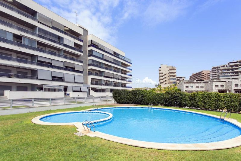 Foto 95d0e8f5-f1bf-4012-a602-dc927fa4f4c1. Pis amb aparcament piscina a Los Arenales del Sol Elche / Elx