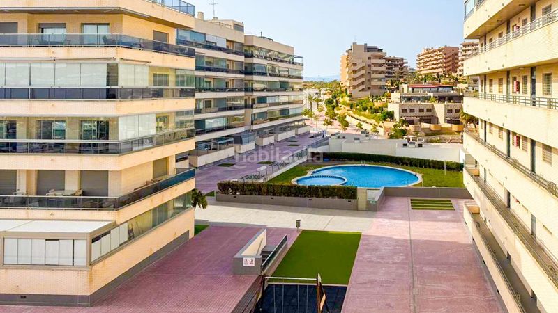 Foto fac0c4ec-72f8-40ff-9227-8594deeeffb5. Pis amb aparcament piscina a Los Arenales del Sol Elche / Elx