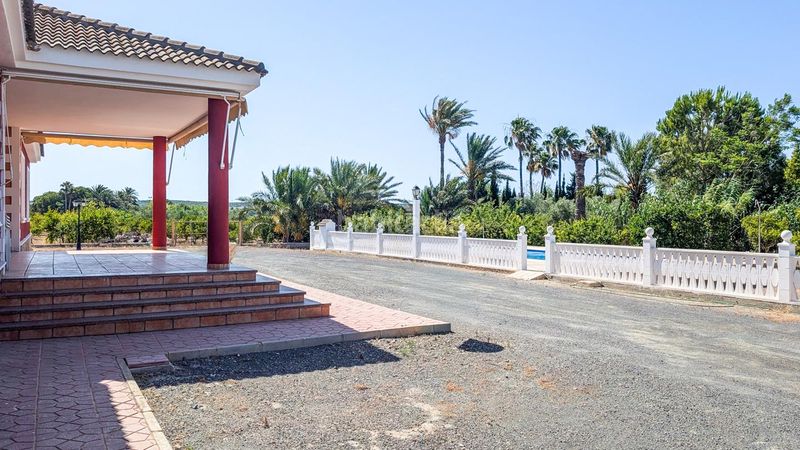 Foto 30185770-b07f-4b43-bf62-9d9c816d6093. Casa amb piscina a Valverde Elche / Elx