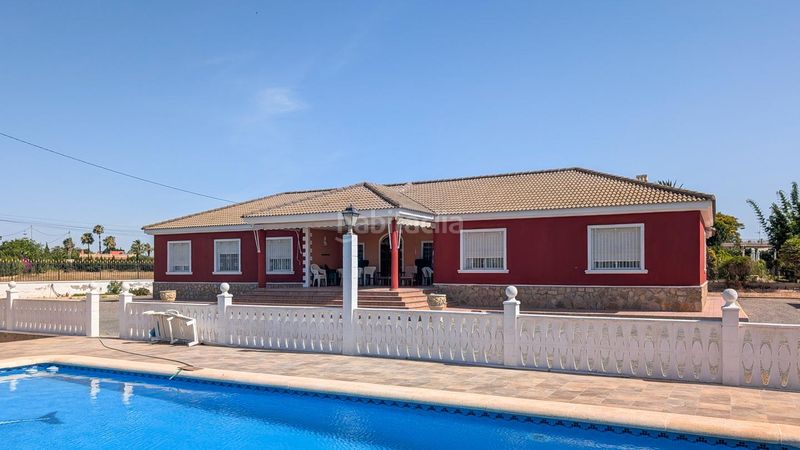 Foto 8db54521-ed4f-49cf-8480-ccefd6b4d0b7. Casa amb piscina a Valverde Elche / Elx
