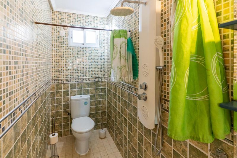 Foto 1e4181b2-f467-4097-9a75-1e8ab71ef353. Casa amb aparcament piscina a La Marina Elche / Elx