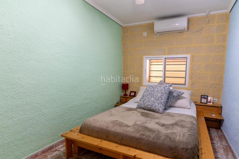 Foto 980b9855-bd29-4d95-a640-754f9915d190. Casa amb aparcament piscina a La Marina Elche / Elx