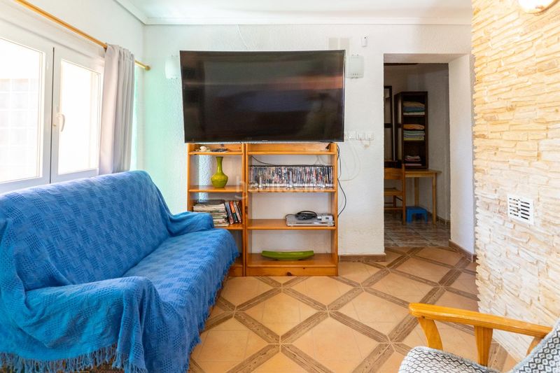Foto a6b2dffe-a691-4edb-932a-2d76c676e985. Casa amb aparcament piscina a La Marina Elche / Elx