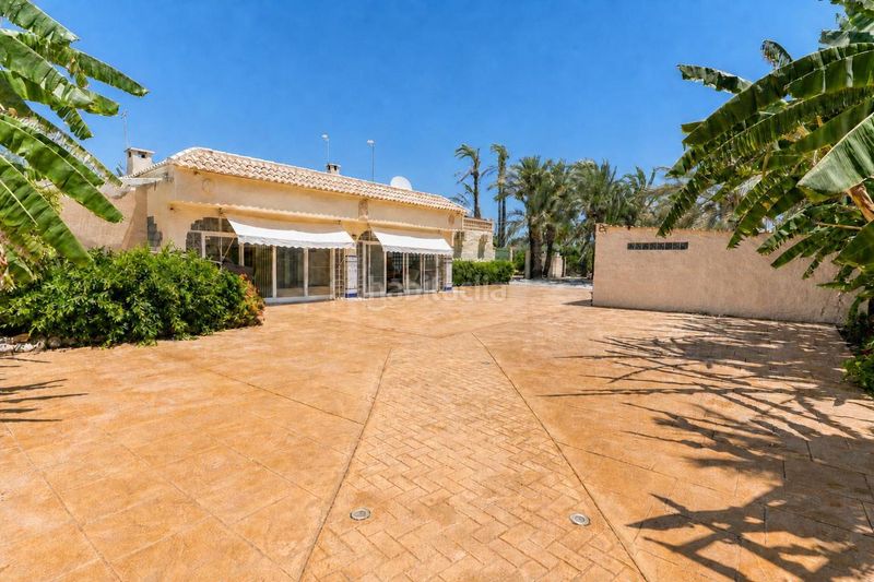 Foto f16d4a7f-4bf0-4281-96da-d3bb76e507e0. Casa amb aparcament piscina a La Marina Elche / Elx
