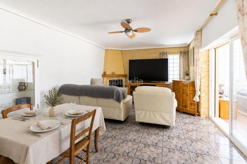 Foto f576cca5-3c59-409d-86ce-e743f76d483c. Casa amb aparcament piscina a La Marina Elche / Elx