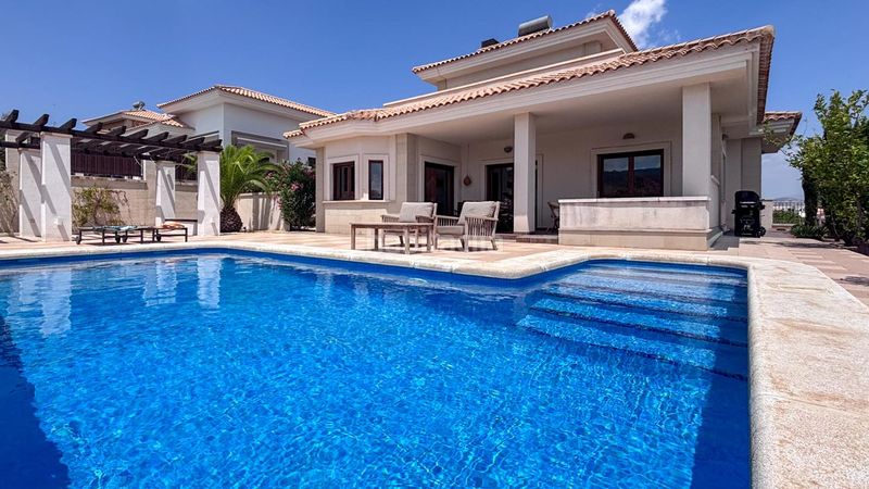 Foto 3738253c-78a3-4133-88d9-55af6e6fb204. Casa amb aparcament piscina a Monòver
