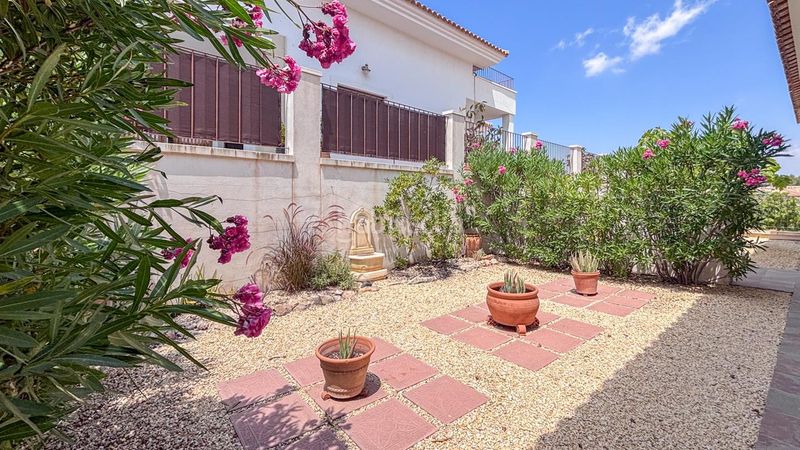 Foto cc646c3f-5148-48a6-962d-d90d2836646b. Casa amb aparcament piscina a Monòver