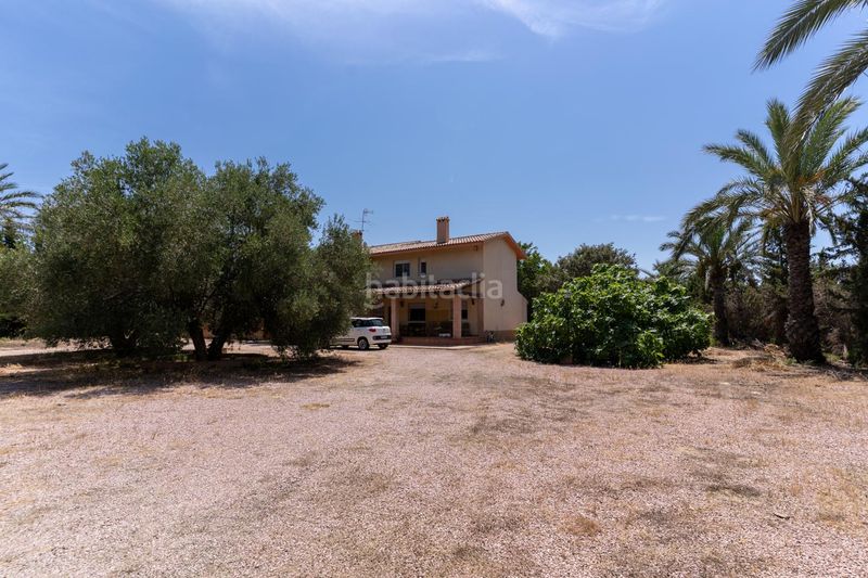 Foto ce092b9c-e517-4535-b5a3-812b9bd7cc44. Casa amb calefacció aparcament piscina a Perleta - Maitino Elche / Elx