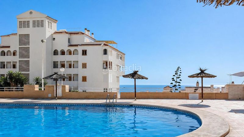 Foto 0cfccebd-9c6d-4207-b053-260499700cc0. Casa adossada amb piscina a Los Arenales del Sol Elche / Elx
