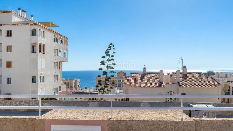 Foto 3fba5262-3ab2-4448-ba63-2627611c299b. Casa adossada amb piscina a Los Arenales del Sol Elche / Elx