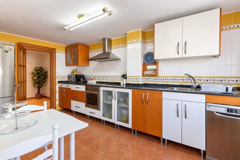 Foto f3cc3bb9-22da-40d8-90f9-f6b79ca52a2a. Piso en Calas Santiago Bernabeu Santa Pola