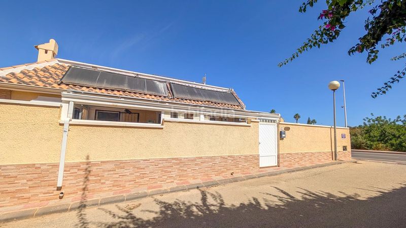 Foto b2797f1a-2254-41ac-9cfc-3a76911c62ca. Casa amb aparcament piscina a Novamar - Mediterráneo Santa Pola